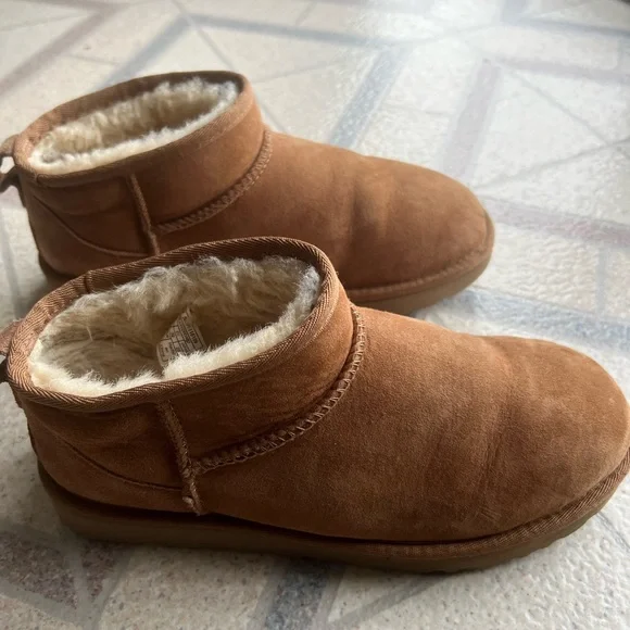 UGG Tan Winter Boots - Picture 4 of 6